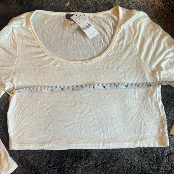 NWT Ivory Crop Top Tee T-shirt - Picture 3 of 4